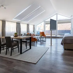Kaiser Max Design Apartament