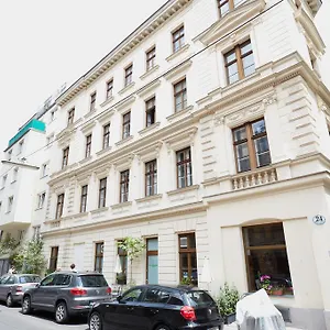 https://traditional-apartments-tav-entire.vienna-besthotels.com
